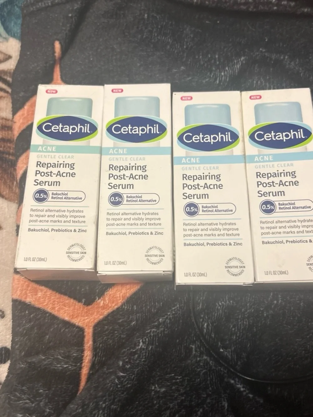 Cetaphil Gentle Clear Repairing Post-Acne Serum — White & Light Green